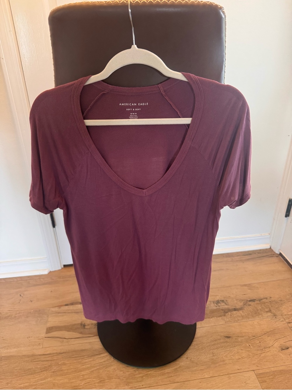 American Eagle Outfitters Women's V-Neck Tee - Plum